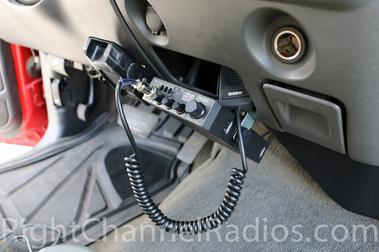 Uniden Pro 520 XL CB Radio Installed in Chevy Truck
