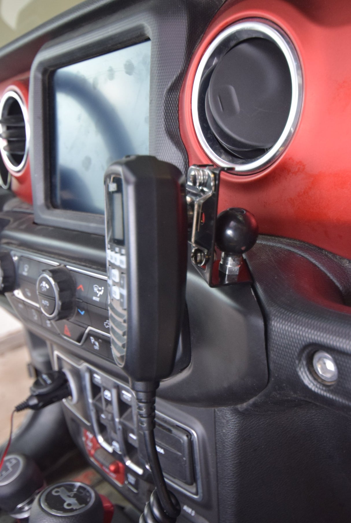 JL Jeep Mic Mount with Cobra 75 